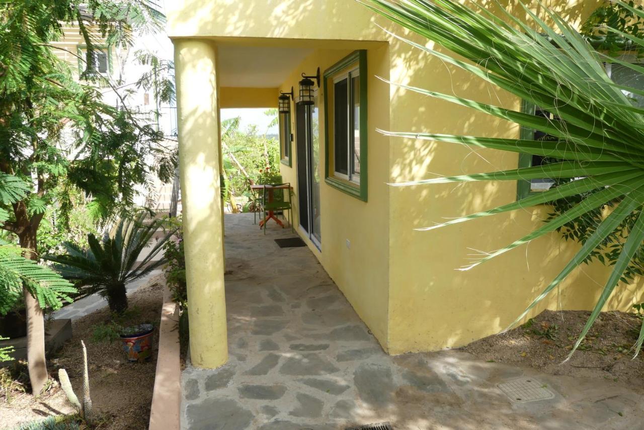 Casa Flores Casitas Todos Santos Eksteriør billede
